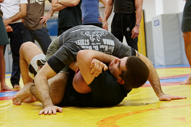 Oliveira Explains Why He'd Let McGregor Jump Title Queue